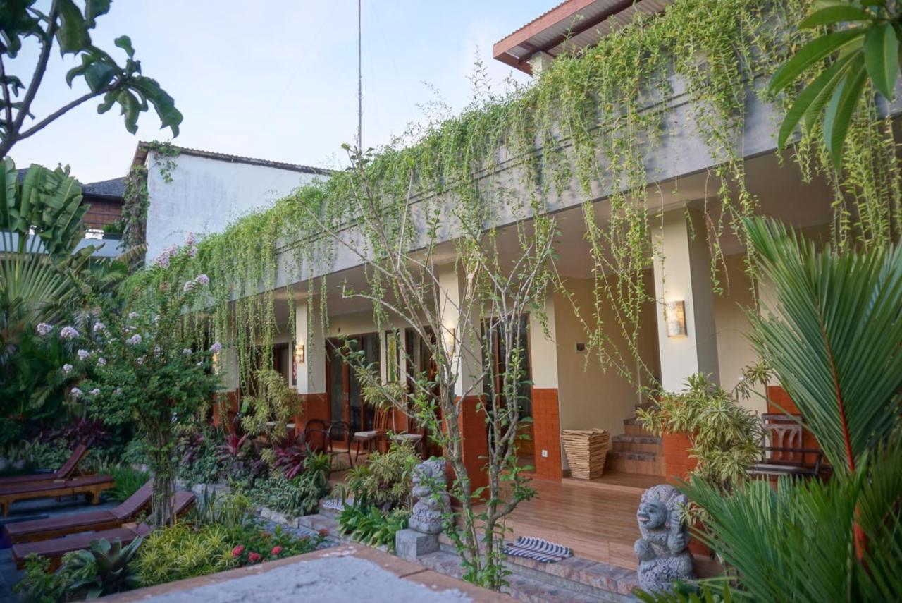 Gong Vanka Guest House Canggu Exterior photo