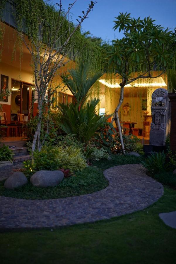 Gong Vanka Guest House Canggu Exterior photo